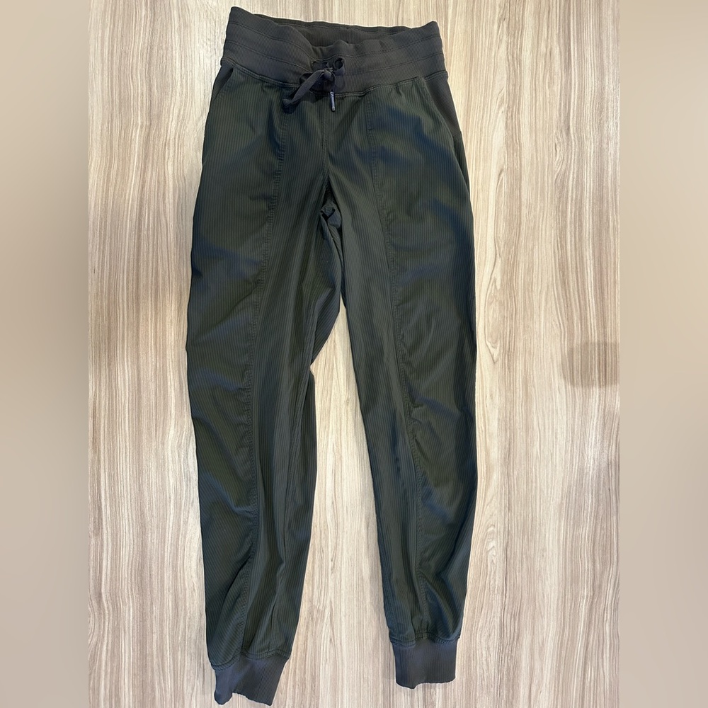 Dance Studio Mid-Rise Jogger
Full Length size 0